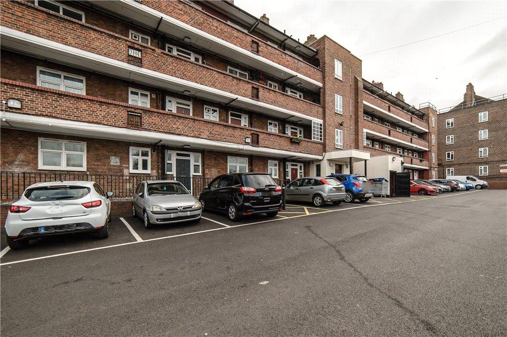 Tulse Hill, London, SW2 3 bed apartment £2,000 pcm (£462 pw)