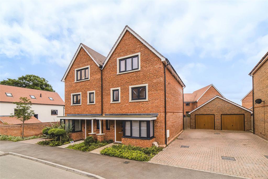 Quiller Avenue, Arborfield Green... 4 bed semi-detached house - £550,000