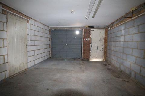 Property to rent, Burnt Oak Broadway, Middlesex, Edgware, HA8