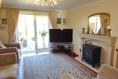 13 Oaktree Drive, Newton, Porthcawl, CF36 5BQ