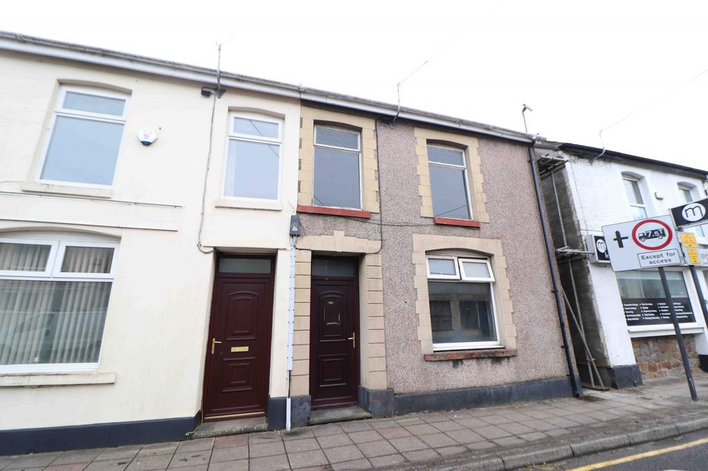 Pontarddulais Road, Gorseinon... 3 bed semidetached house £180,000
