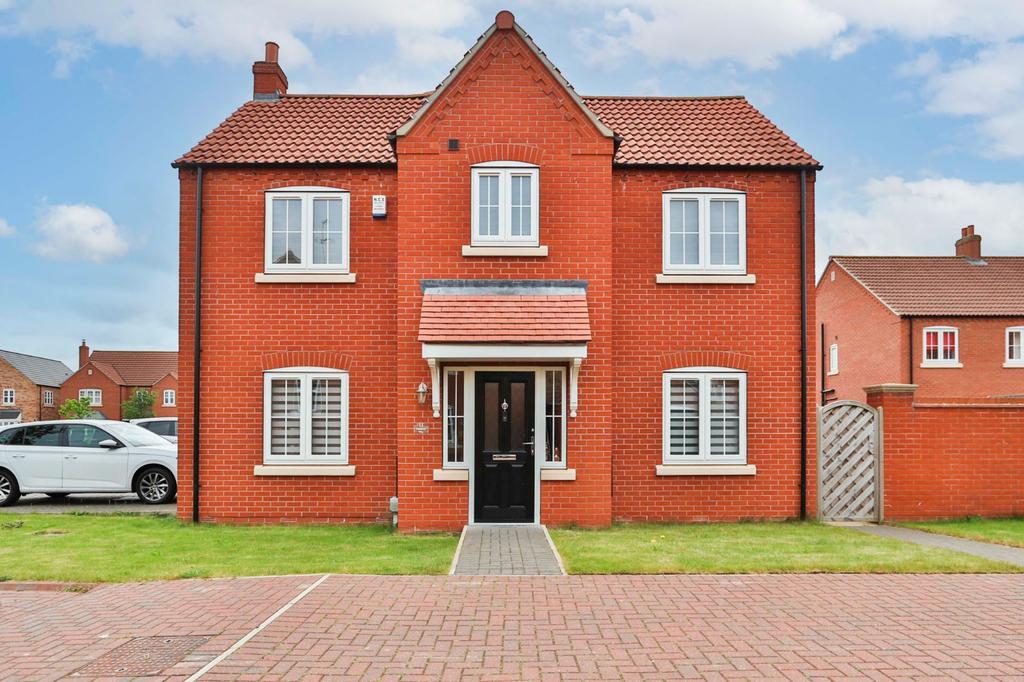 Paddock Way, Kingswood, Hull, HU7 3 bed end of terrace house £220,000