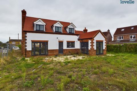 4 bedroom detached house for sale, Homeleigh Court, Middle Rasen, LN8