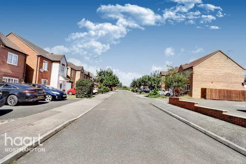 31 Auckland Close, Northampton, NN2 7BJ