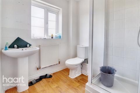 31 Auckland Close, Northampton, NN2 7BJ