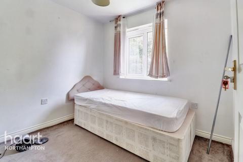 31 Auckland Close, Northampton, NN2 7BJ
