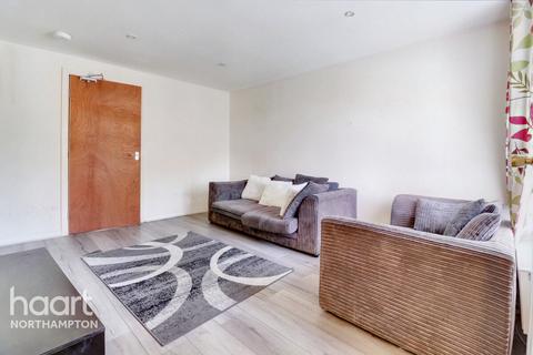 31 Auckland Close, Northampton, NN2 7BJ