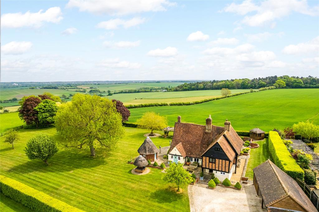 Poynders End, Preston, Hitchin, Hertfordshire, SG4 3 bed equestrian