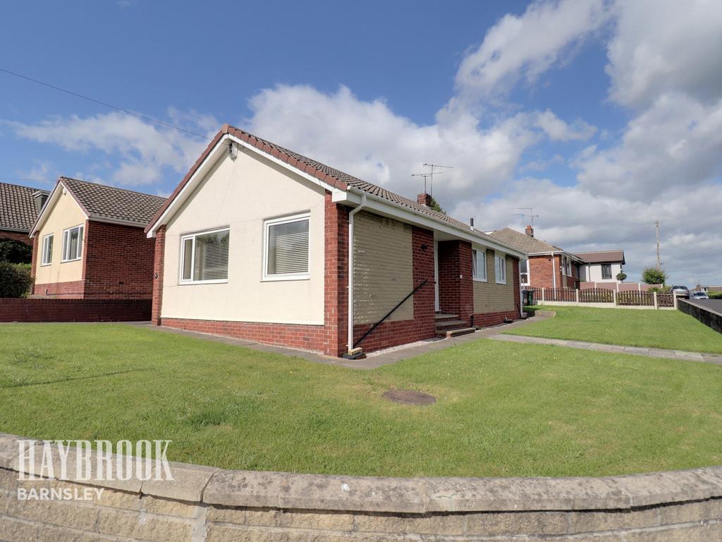 Long Causeway, Monk Bretton 3 bed detached bungalow £200,000