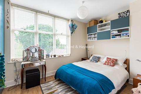 Flat 6, Thomasett House, 2 Knotley Way, West Wickham, BR4 9EW