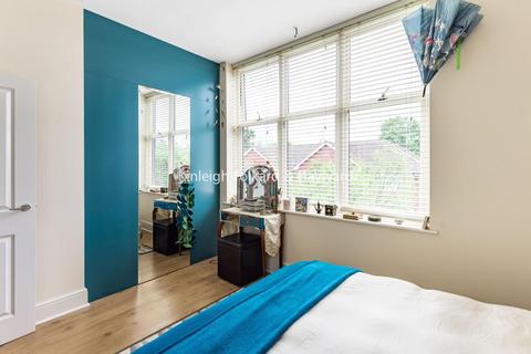 Flat 6, Thomasett House, 2 Knotley Way, West Wickham, BR4 9EW