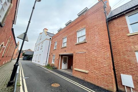 2 bedroom terraced house to rent, Ringwood