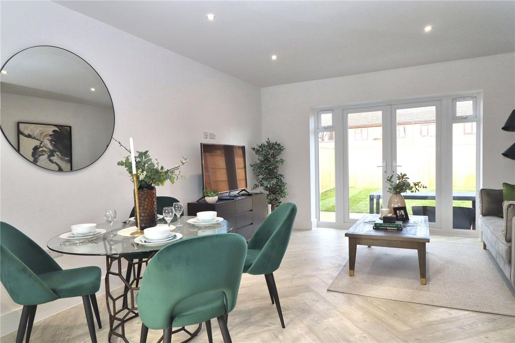 Alexandra Road, Ashford, TW15 2 bed semidetached house £475,000