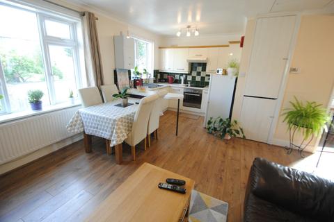 16a Castle Road, Bournemouth, BH9 1PJ