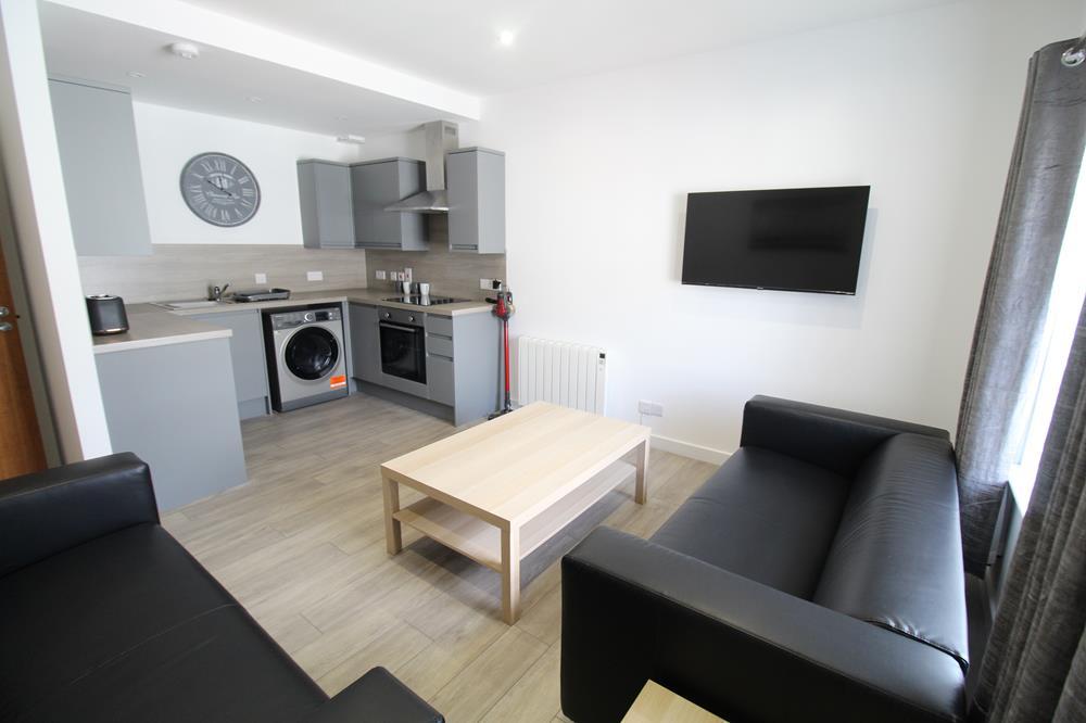 Lounge − Kitchen  − Flat G
