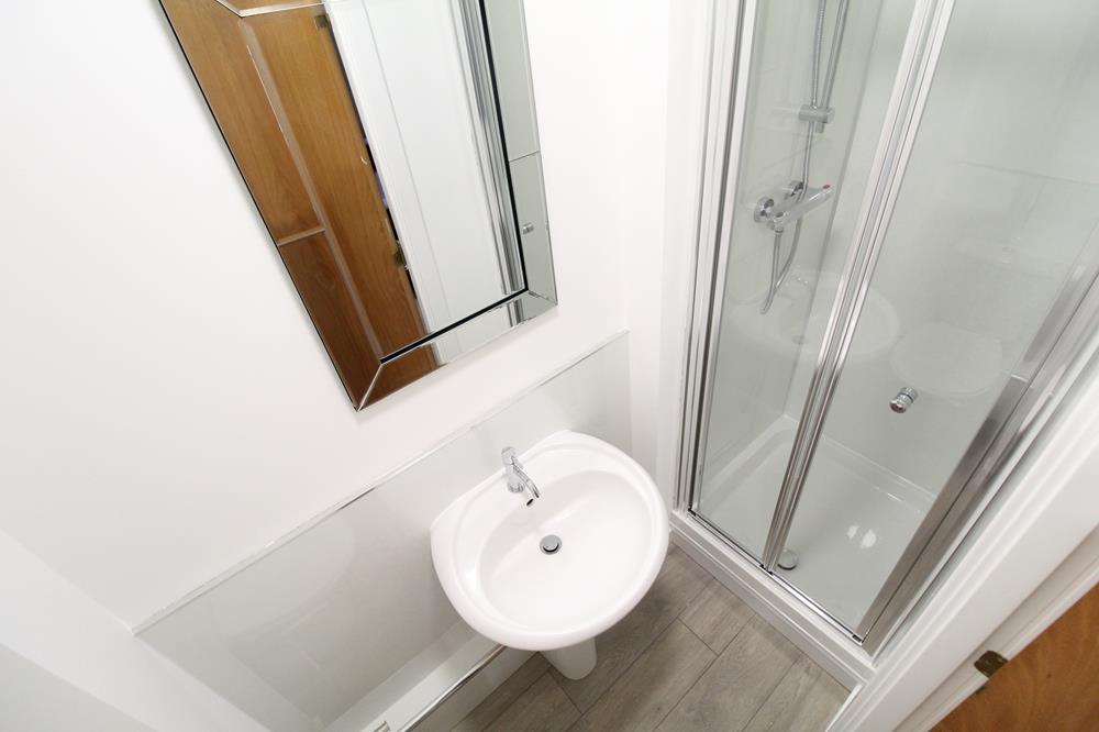 Shower Room − Flat G