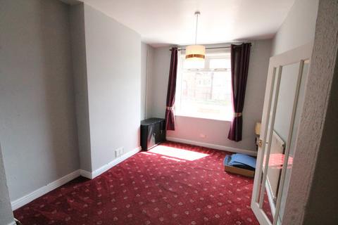 2 bedroom terraced house to rent, West Street, Crewe