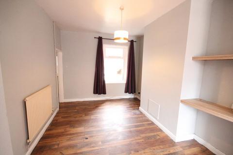 2 bedroom terraced house to rent, West Street, Crewe