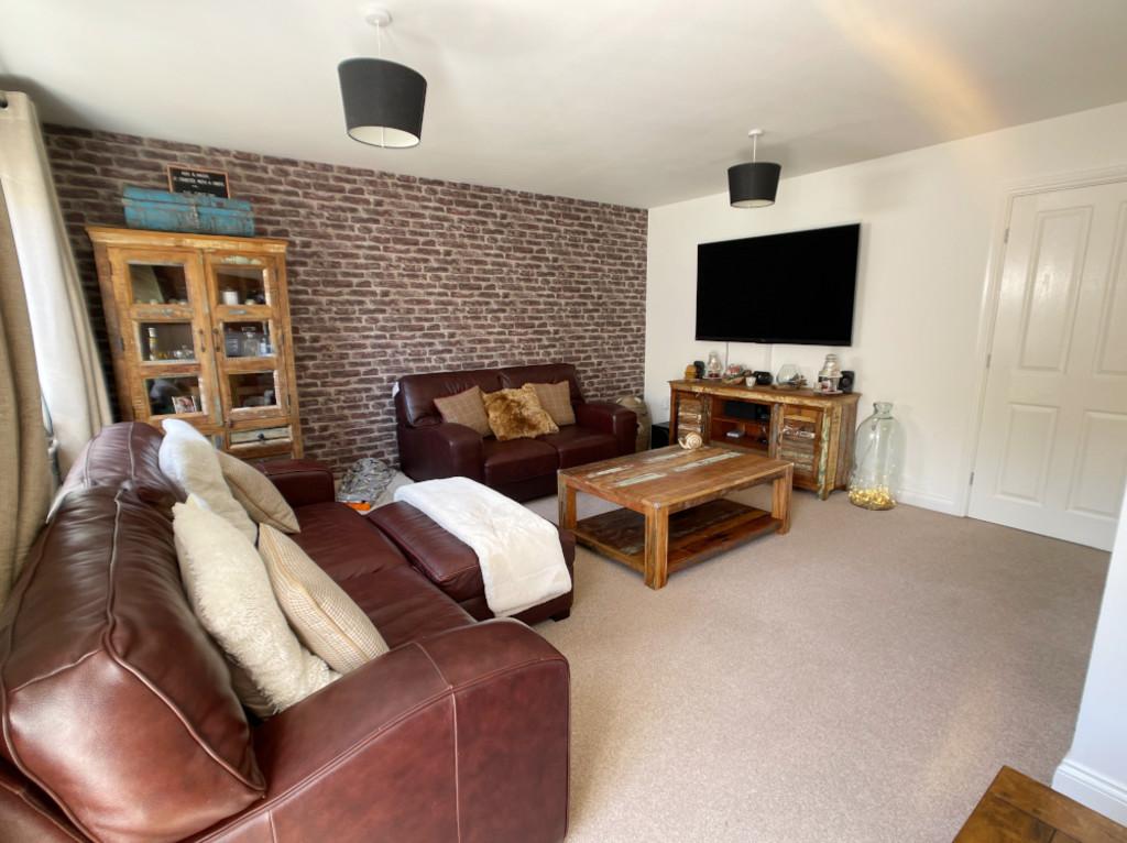 Cloverhill Court, Stanley 3 bed semidetached house £149,950