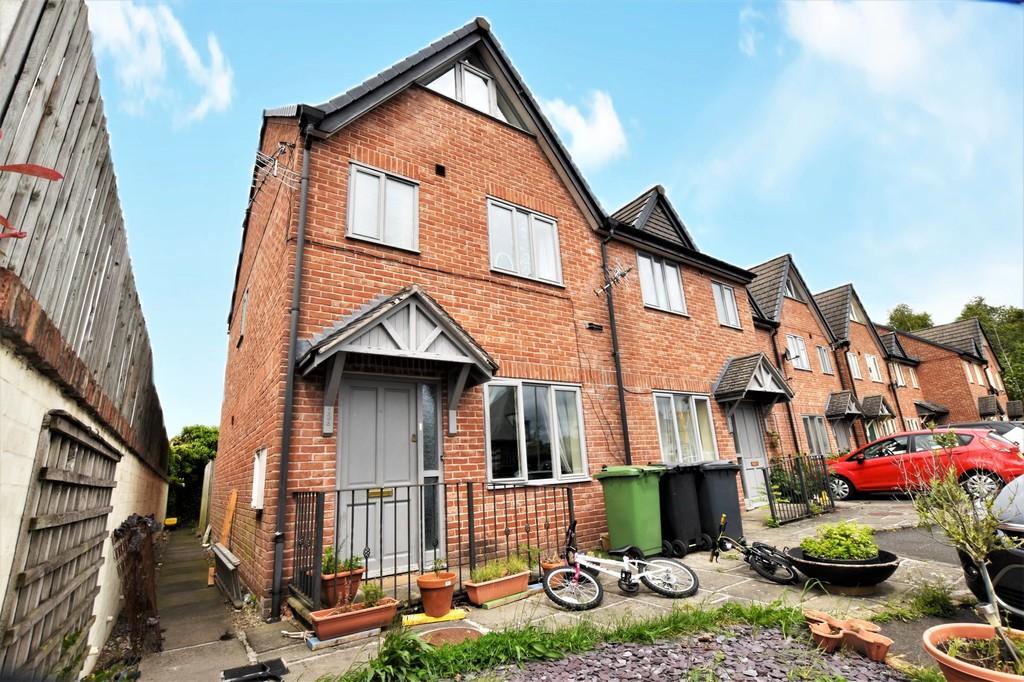 Shrewsbury Road, Market Drayton 3 bed end of terrace house for sale £