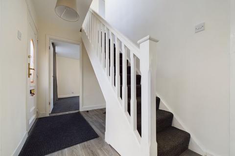 2 Oak Leys, Wolverhampton, WV3 9AB