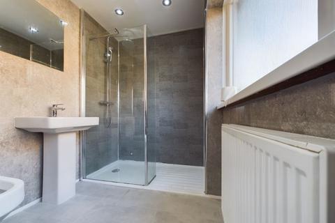 2 Oak Leys, Wolverhampton, WV3 9AB