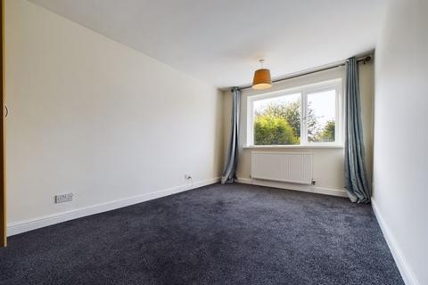 2 Oak Leys, Wolverhampton, WV3 9AB