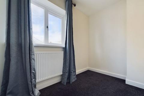 2 Oak Leys, Wolverhampton, WV3 9AB