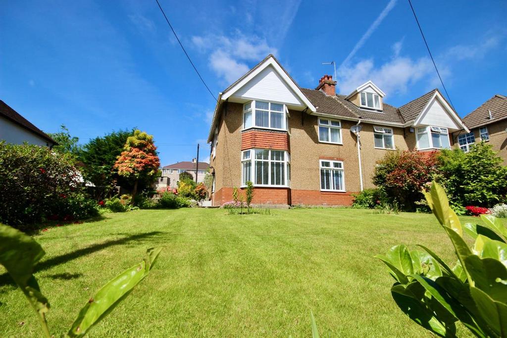 Pentwyn Avenue, Blackwood 3 bed semidetached house £300,000