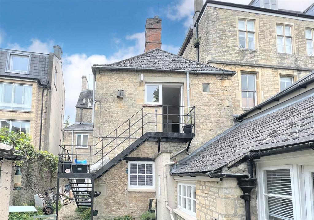 Dollar Street, Cirencester, Gloucestershire, GL7 1 bed apartment £675