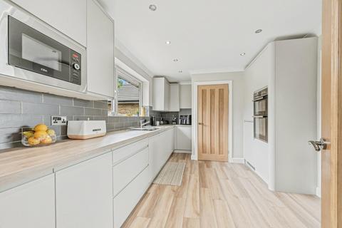 3 bedroom bungalow for sale, Halifax Road, Liversedge, WF15