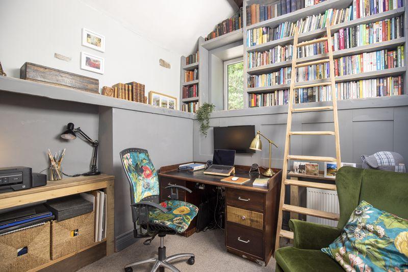 Bedroom 4 / Study