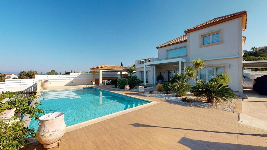 Peyia, 8575, Cyprus 2 bed house - £707,244* (€825,000)