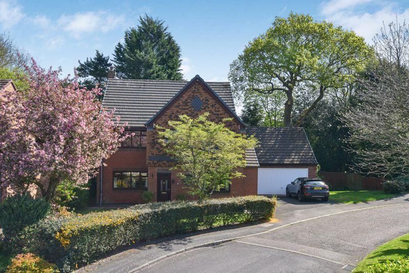 Chalfont Close, Appleton, Warrington 4 bed detached house £695,000