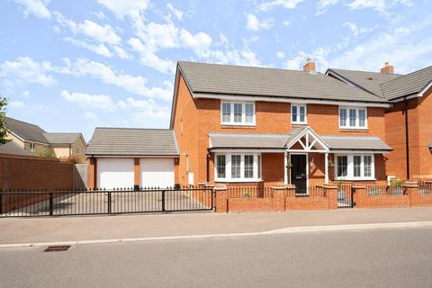 5 bedroom detached house for sale, Faraday Corner, Shefford, SG17