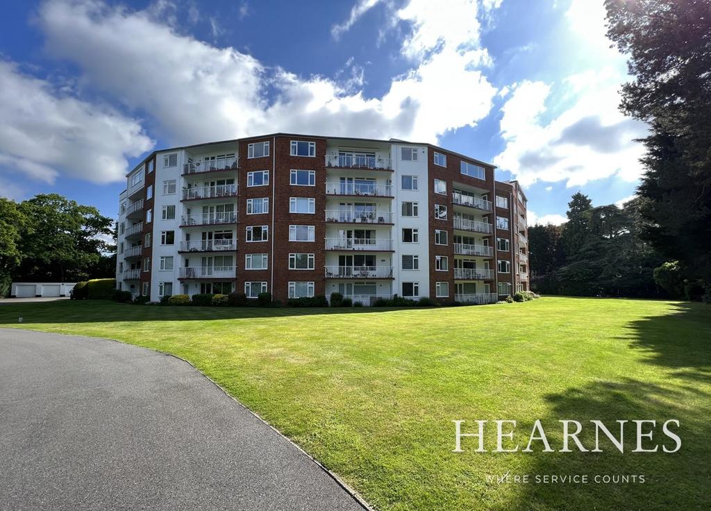 The Avenue, Poole, BH13 3 bed flat for sale £425,000