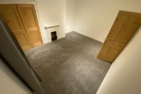 3 bedroom terraced house to rent, Park Crescent, Armley, Leeds, LS12 3NL