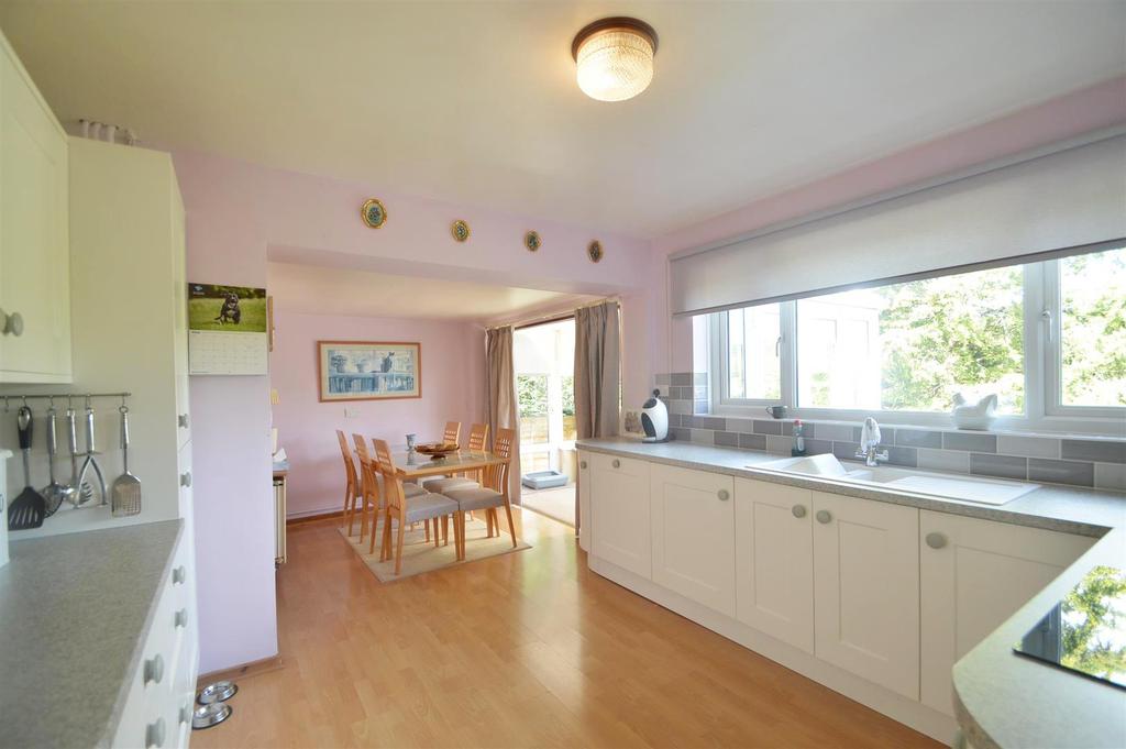 Inglewood, Annscroft, Nr Shrewsbury SY5 8AN 3 bed detached house for