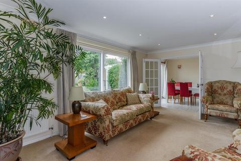 97 Dinglederry, Olney, MK46 5EU