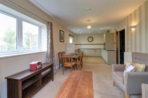 2 bedroom apartment for sale - 4 Burnham Court, Malmesbury