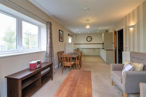 2 bedroom apartment for sale, 4 Burnham Court, Malmesbury