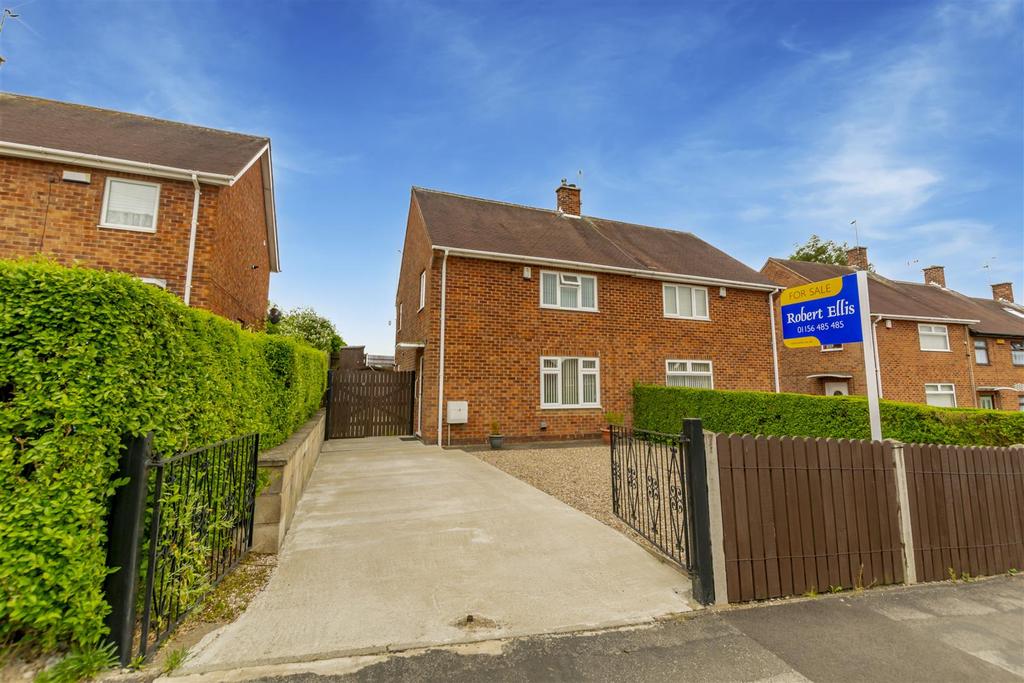 Mildenhall Crescent, Bestwood Park 3 bed semidetached house for sale