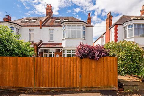 11a Laurel Road, London, SW20 0PP