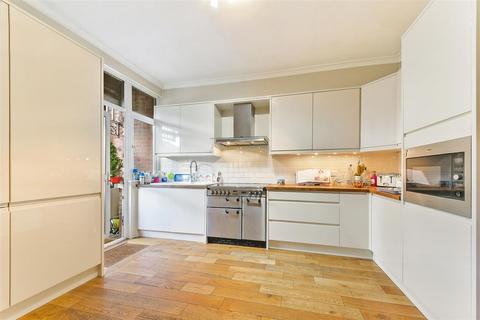 11a Laurel Road, London, SW20 0PP