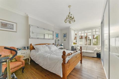 11a Laurel Road, London, SW20 0PP
