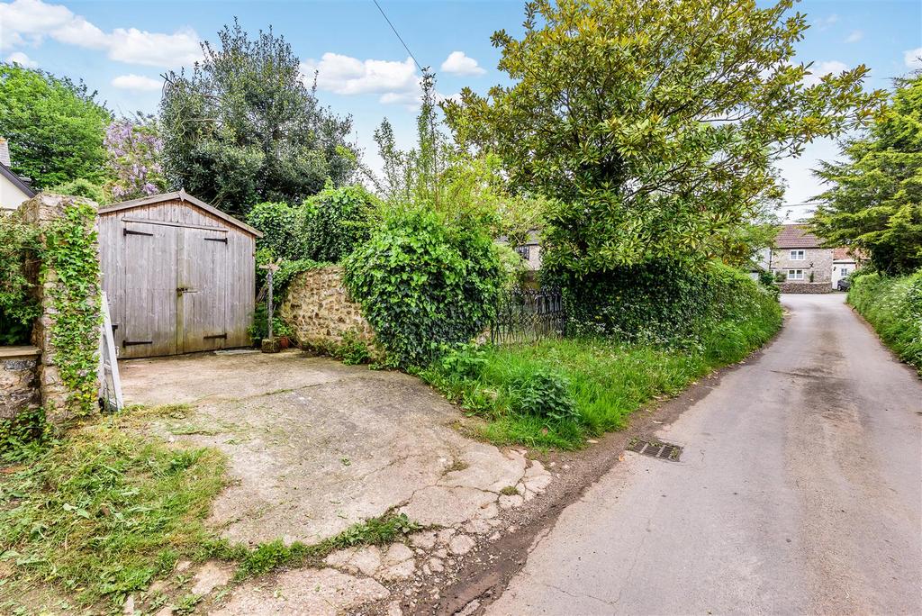 Whitford, Axminster 3 bed semidetached house £300,000
