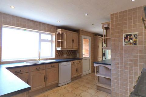 4 bedroom detached house to rent, BOOKHAM