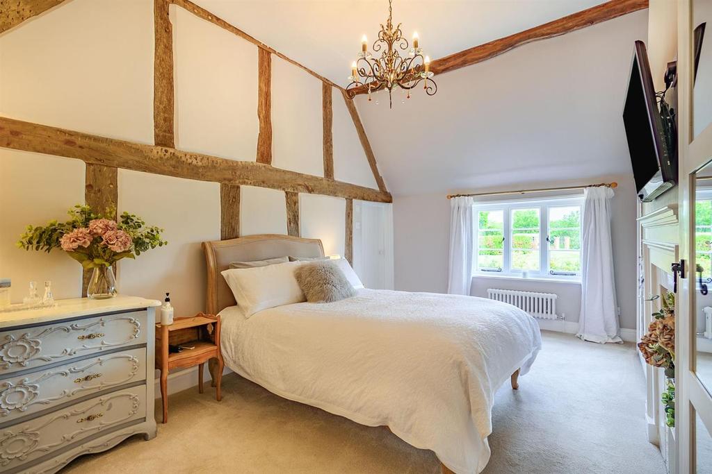 Astley bed.jpg