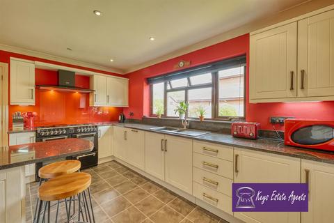 6 Byron Close, Cheadle, Stoke-on-trent, ST10 1XB