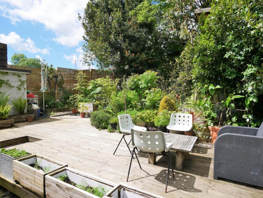 St. Davids Crescent, Penarth 3 bed semidetached house £350,000